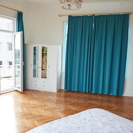 Lejlighed Great View Of Taksim Square, Luxury Furnished On Main Street Of Taksim, Partial Sea View *