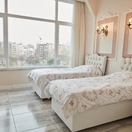 Great View Of Taksim Square, Luxury Furnished On Main Street Of Taksim, Partial Sea View Lejlighed