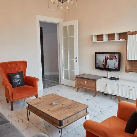 Lejlighed Great View Of Taksim Square, Luxury Furnished On Main Street Of Taksim, Partial Sea View *