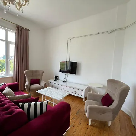 Lejlighed Great View Of Taksim Square, Luxury Furnished On Main Street Of Taksim, Partial Sea View *
