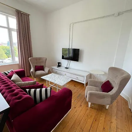 Lejlighed Great View Of Taksim Square, Luxury Furnished On Main Street Of Taksim, Partial Sea View