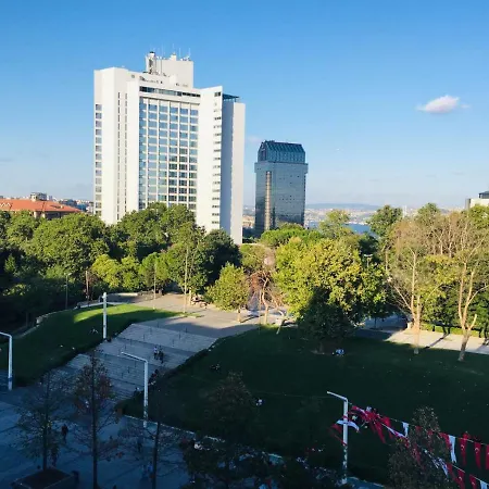 Great View Of Taksim Square, Luxury Furnished On Main Street Of Taksim, Partial Sea View Lejlighed *