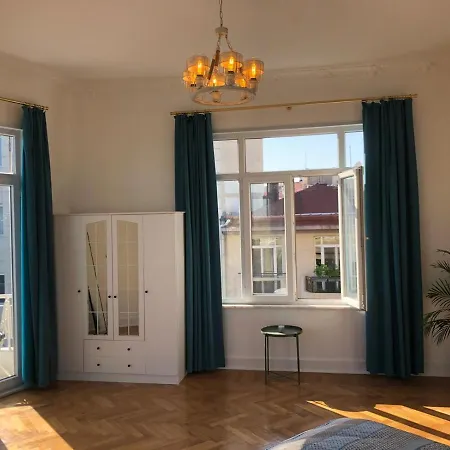 Lejlighed Great View Of Taksim Square, Luxury Furnished On Main Street Of Taksim, Partial Sea View *